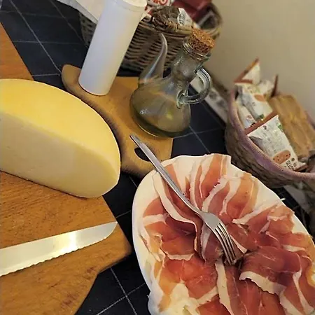Pane E Vino ベッド・アンド・ブレックファスト 4*
